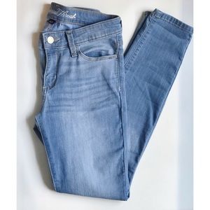 Universal Thread Mid-Rise Skinny Jeans